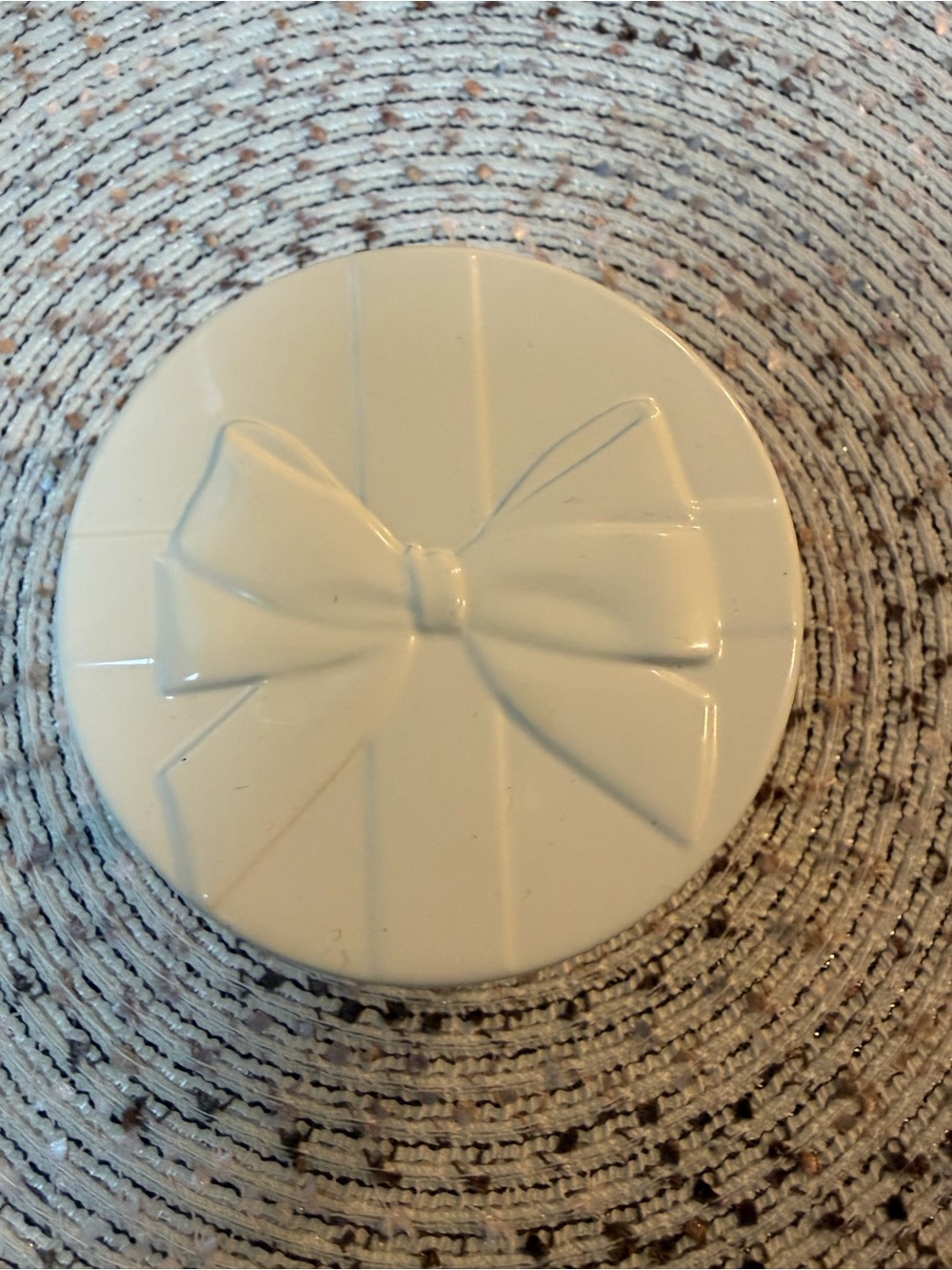 Bath & Body Works Wrapped in Velvet/Hot Cocoa Single Wick Candles NWT Holiday - Picture 4 of 4